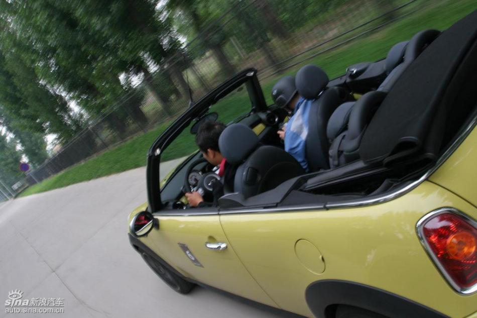 MINI Cooper S敞篷山路动态