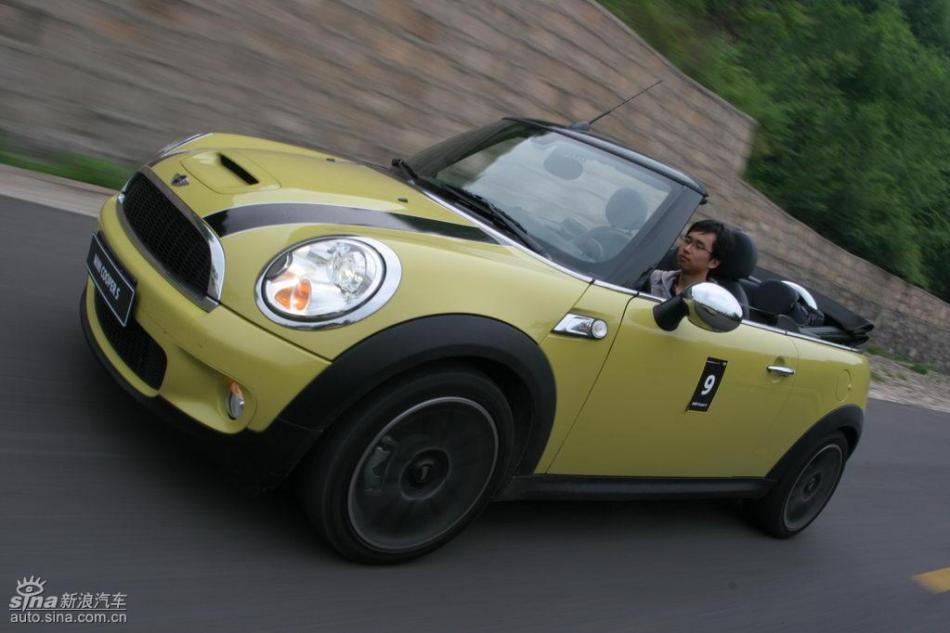 MINI Cooper S敞篷山路动态
