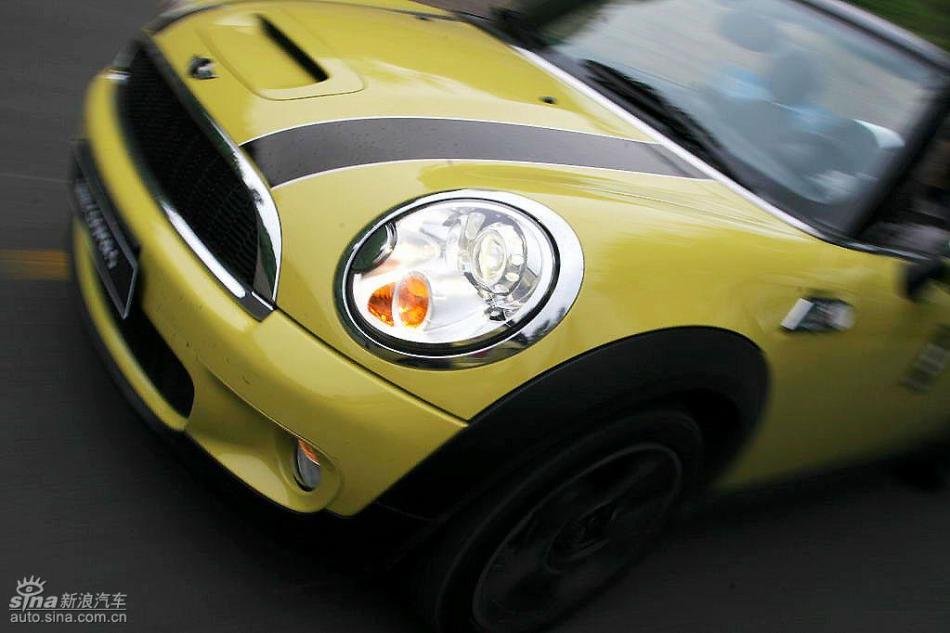 MINI Cooper S敞篷山路动态