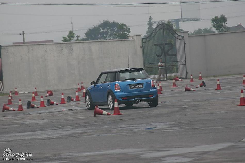 Mini Cooper S赛道绕桩