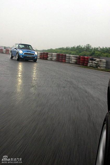 Mini Cooper S赛道绕桩