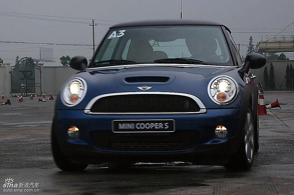Mini Cooper S赛道绕桩
