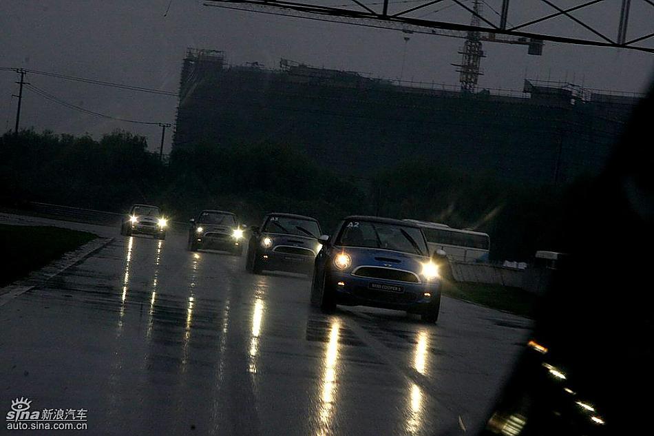 Mini Cooper S赛道绕桩