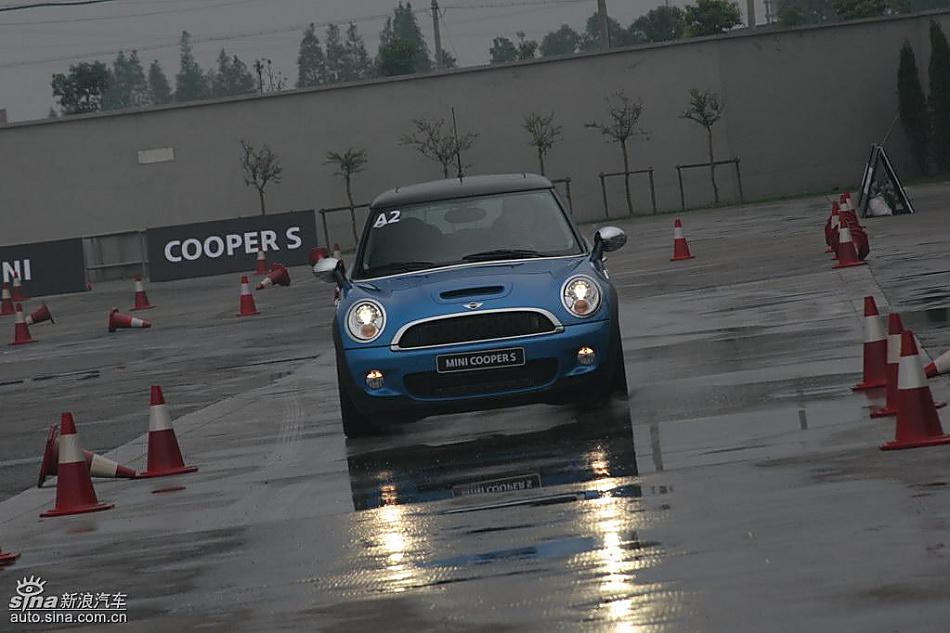 Mini Cooper S赛道绕桩