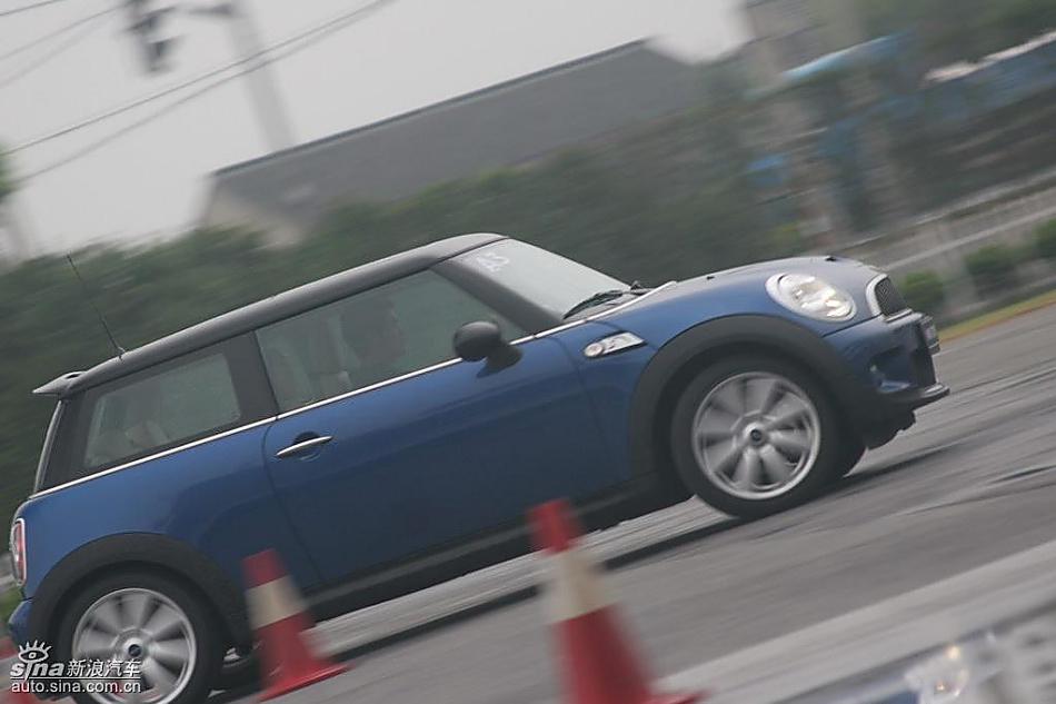 Mini Cooper S赛道绕桩