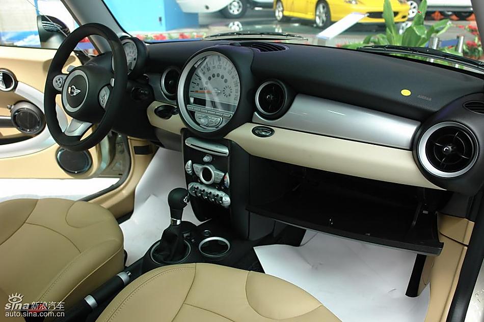 个性5门小车MINI Clubman到店实拍