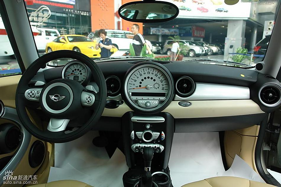 个性5门小车MINI Clubman到店实拍