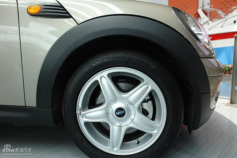 个性5门小车MINI Clubman到店实拍