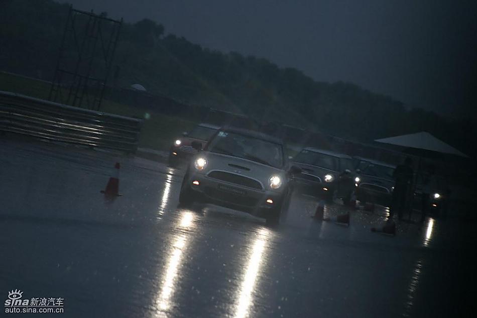 Mini Cooper S Clubman赛道动态