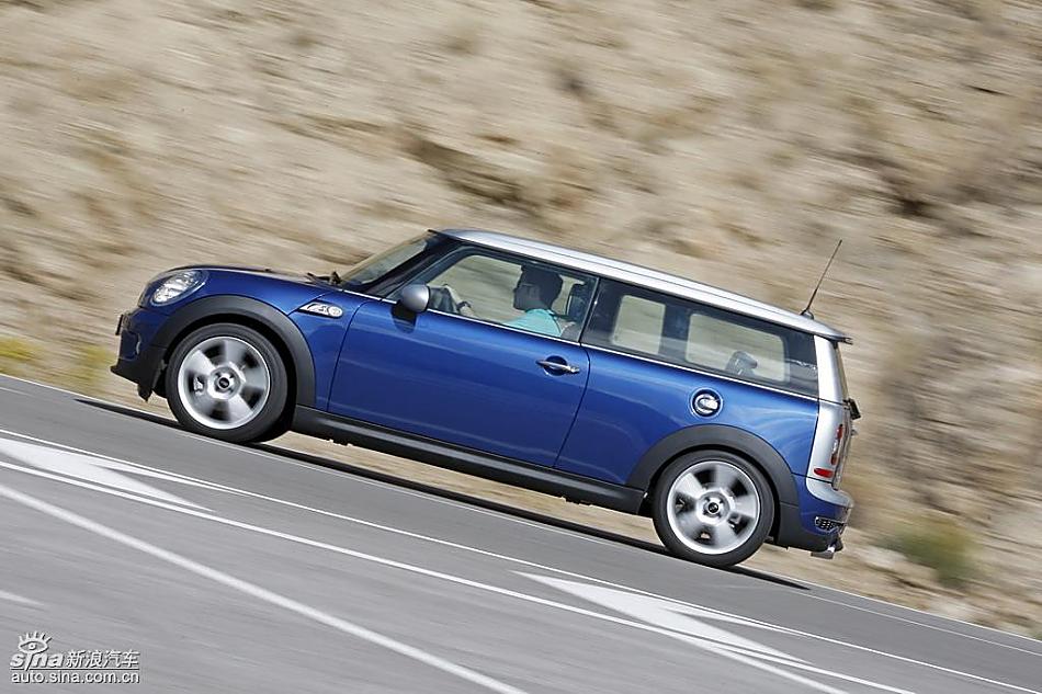 蓝色MINI Clubman