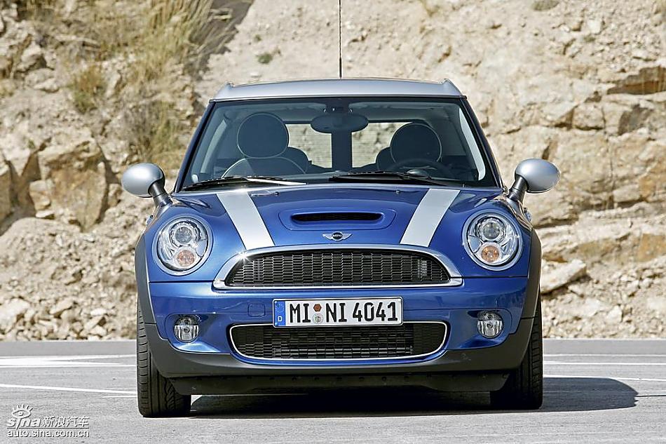蓝色MINI Clubman
