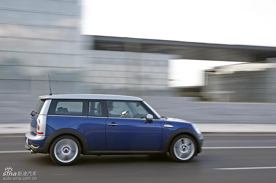 蓝色MINI Clubman