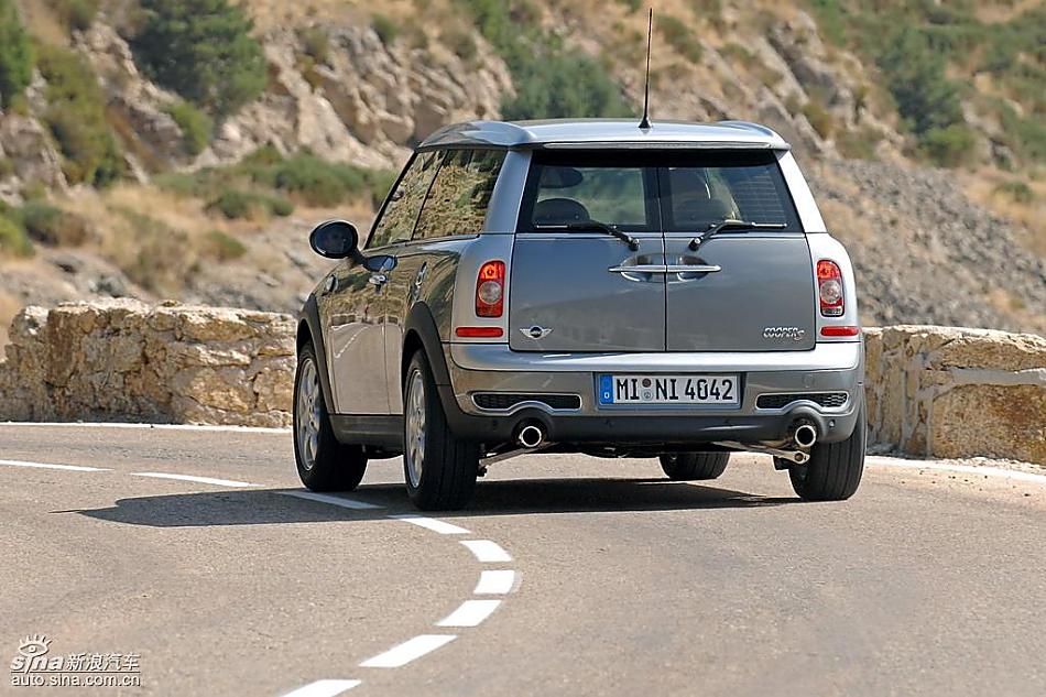 银色MINI Clubman