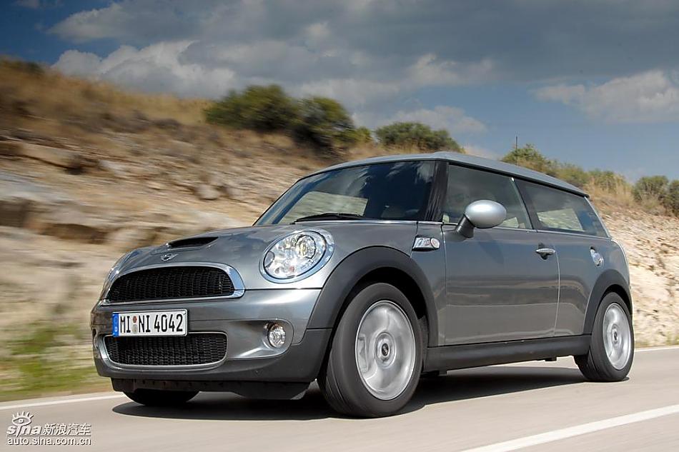 银色MINI Clubman