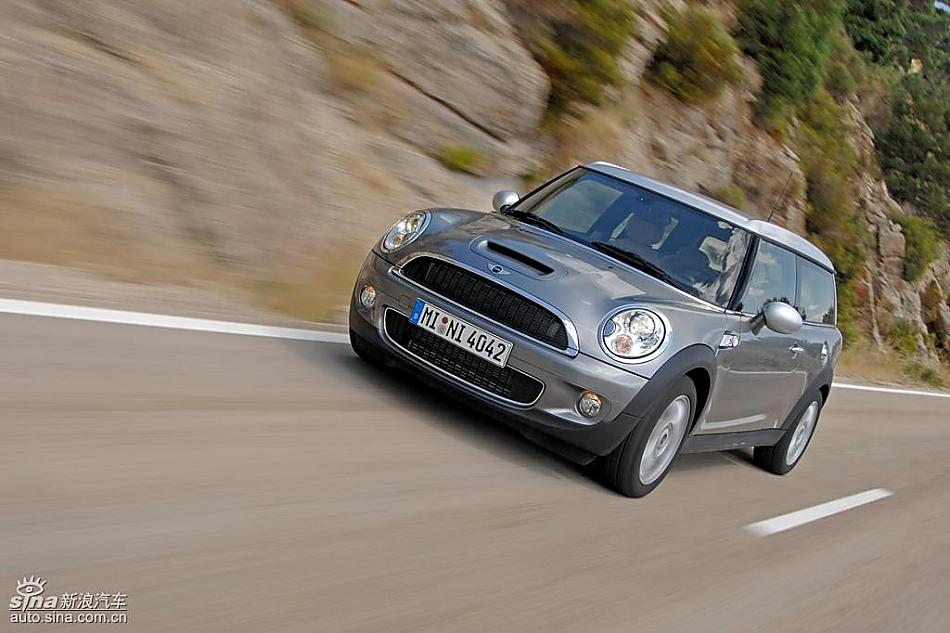银色MINI Clubman