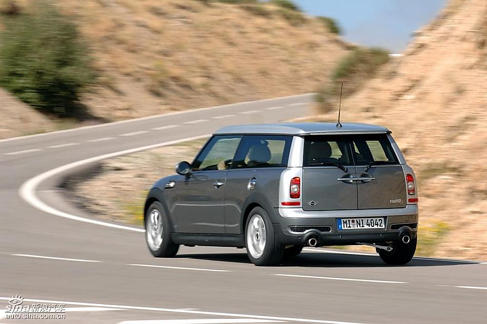 银色MINI Clubman