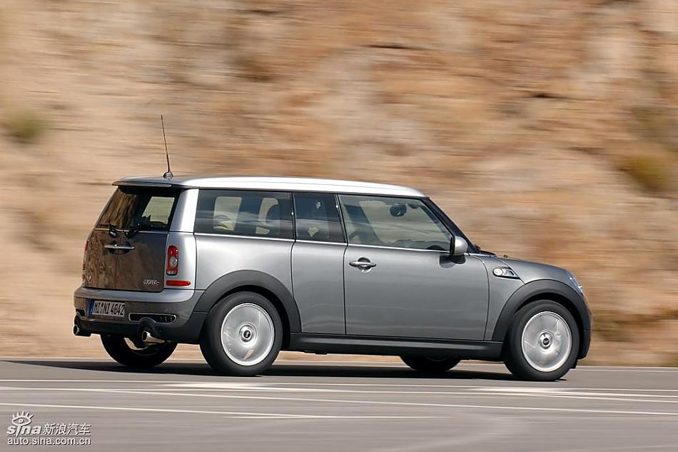 银色MINI Clubman