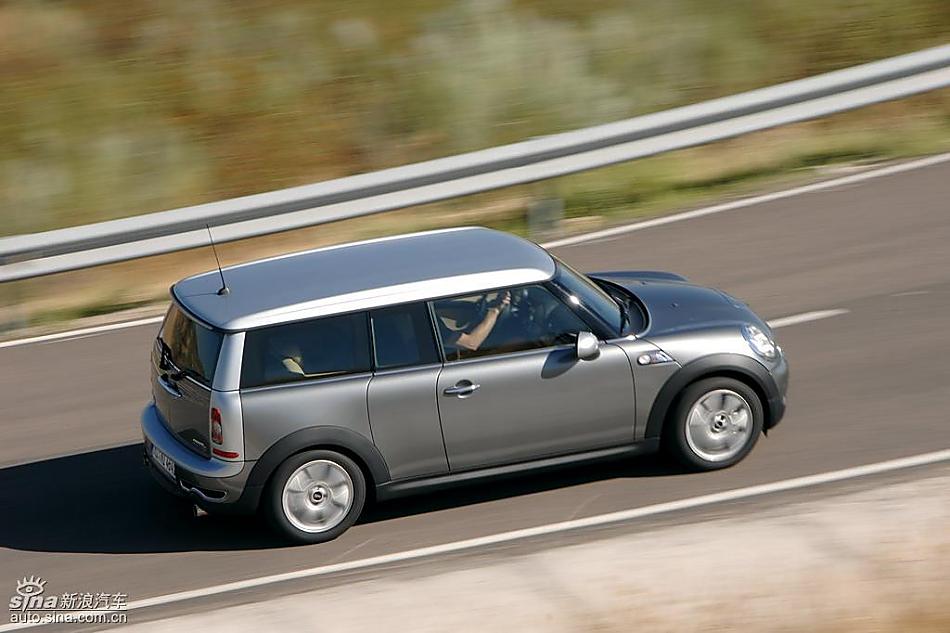 银色MINI Clubman