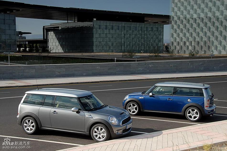 银色MINI Clubman