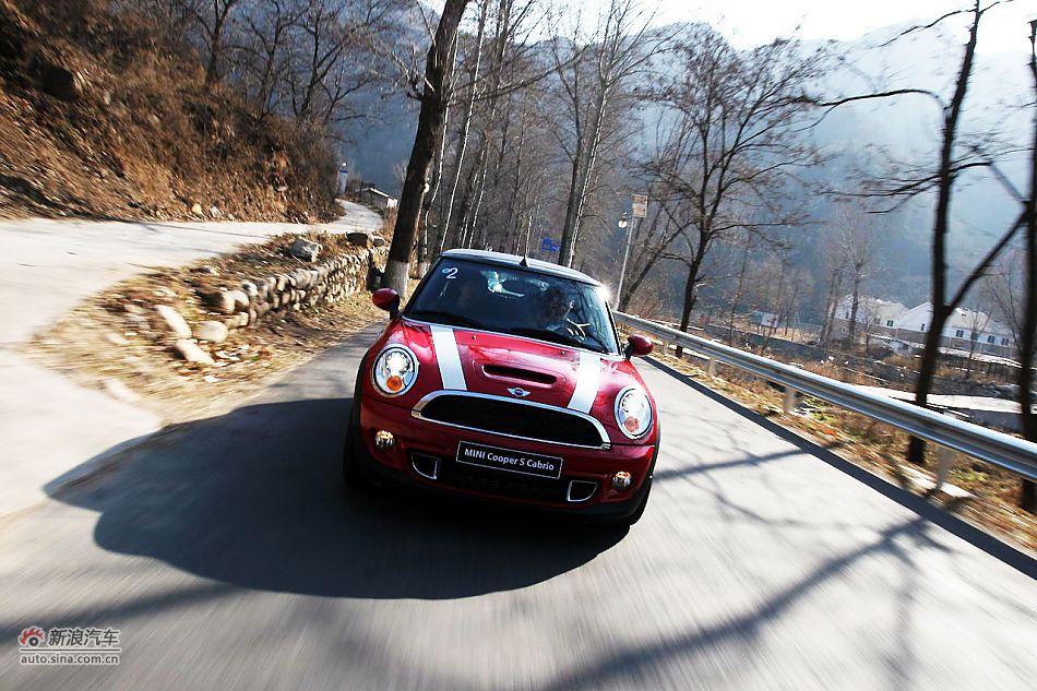 MINI Cooper S Cabrio山路动态