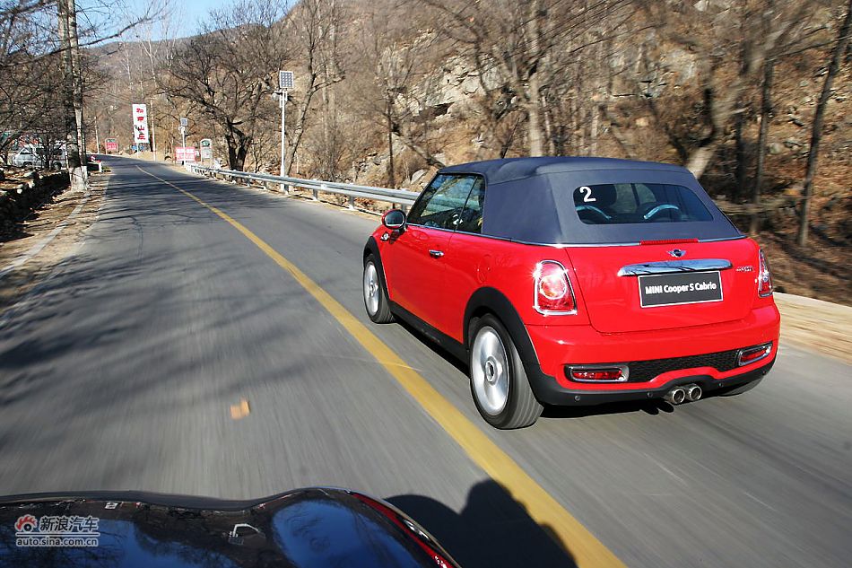 MINI Cooper S Cabrio山路动态