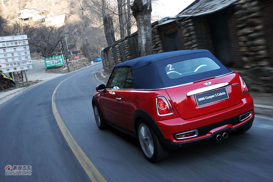 MINI Cooper S Cabrio山路动态