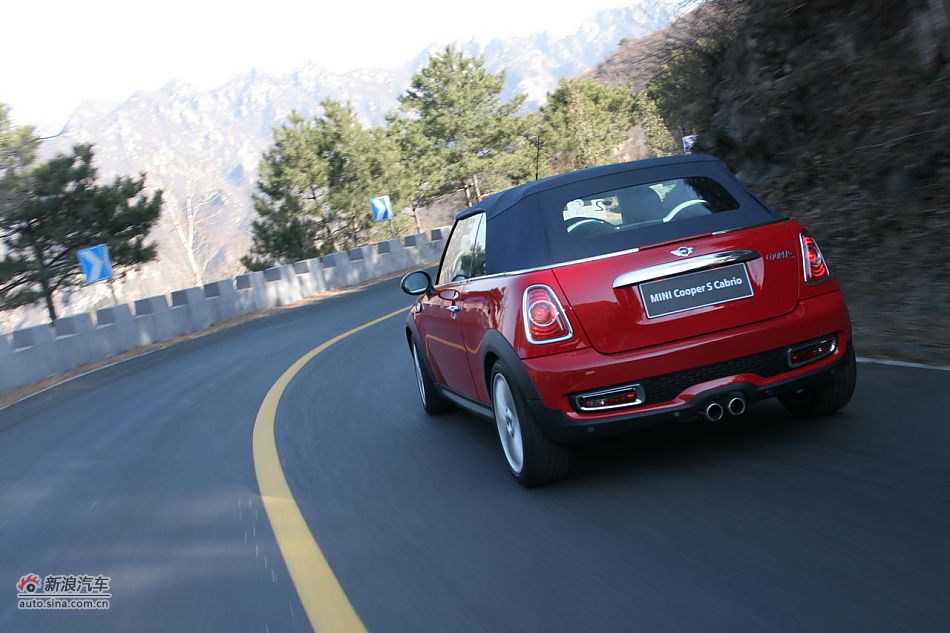 MINI Cooper S Cabrio山路动态