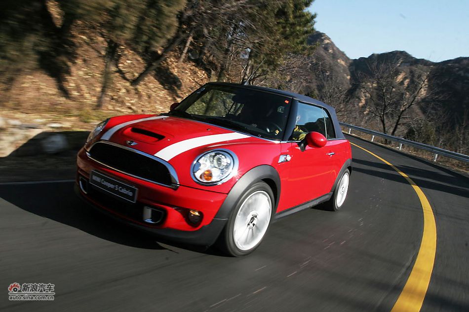 MINI Cooper S Cabrio山路动态