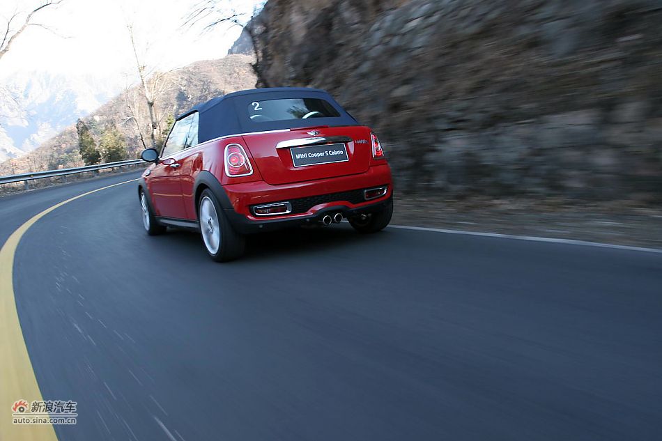 MINI Cooper S Cabrio山路动态