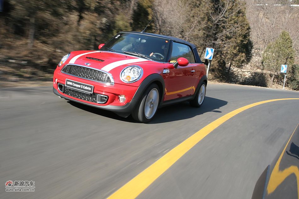 MINI Cooper S Cabrio山路动态