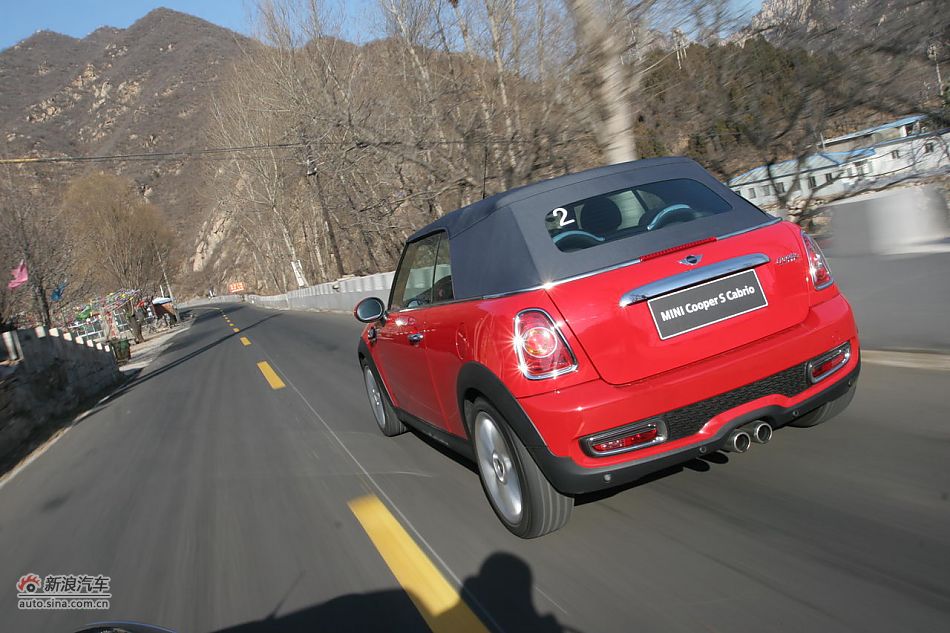 MINI Cooper S Cabrio山路动态