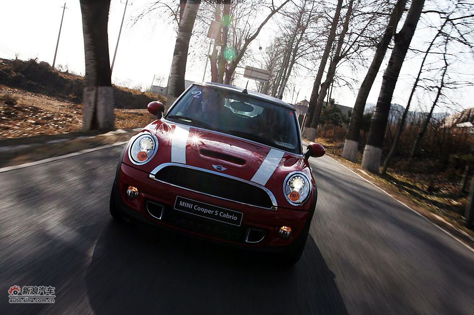 MINI Cooper S Cabrio山路动态