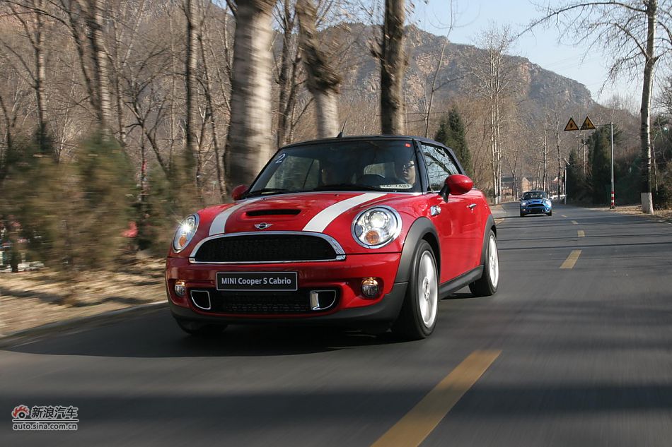MINI Cooper S Cabrio山路动态