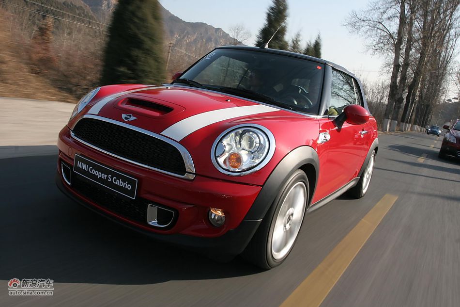 MINI Cooper S Cabrio山路动态