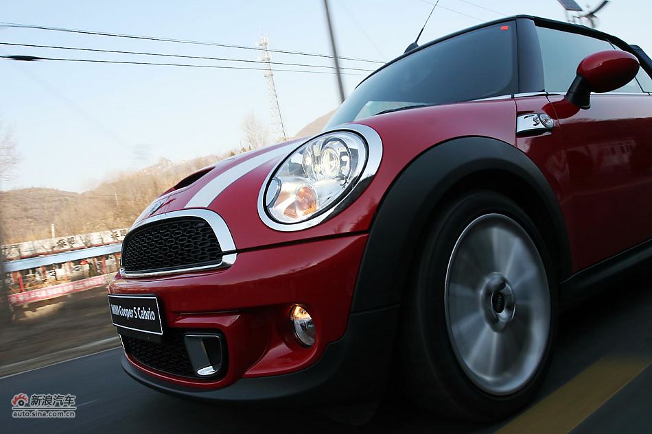 MINI Cooper S Cabrio山路动态