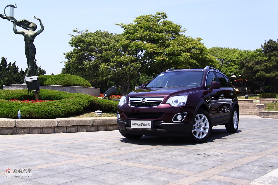 2011款欧宝安德拉外观