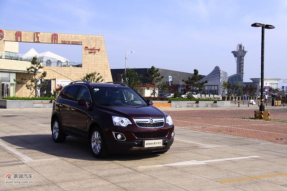 2011款欧宝安德拉外观