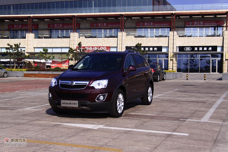 2011款欧宝安德拉外观