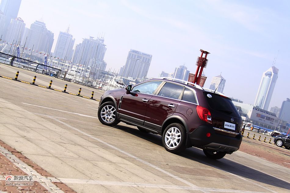 2011款欧宝安德拉外观