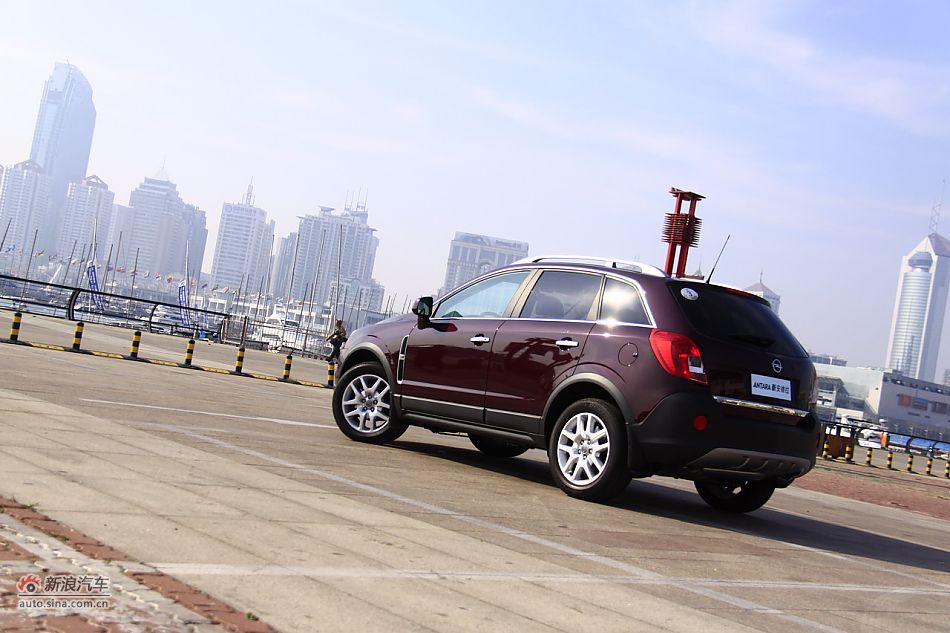 2011款欧宝安德拉外观