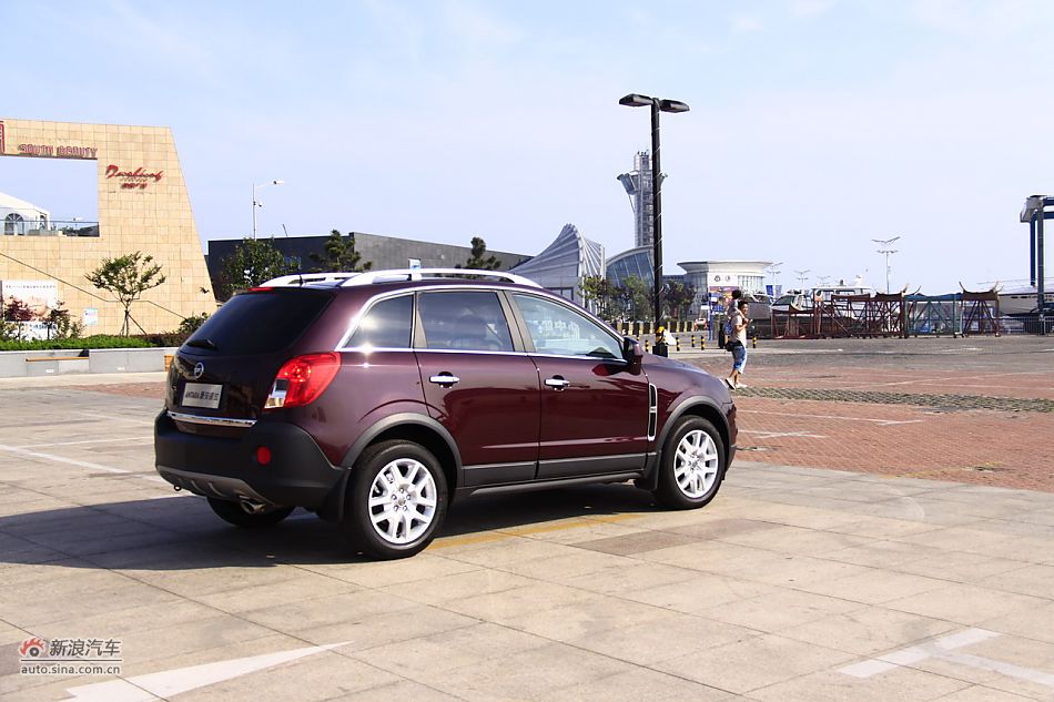 2011款欧宝安德拉外观