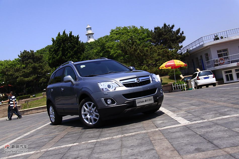 2011款欧宝安德拉外观