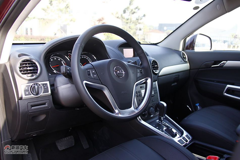2011款欧宝安德拉内饰功能