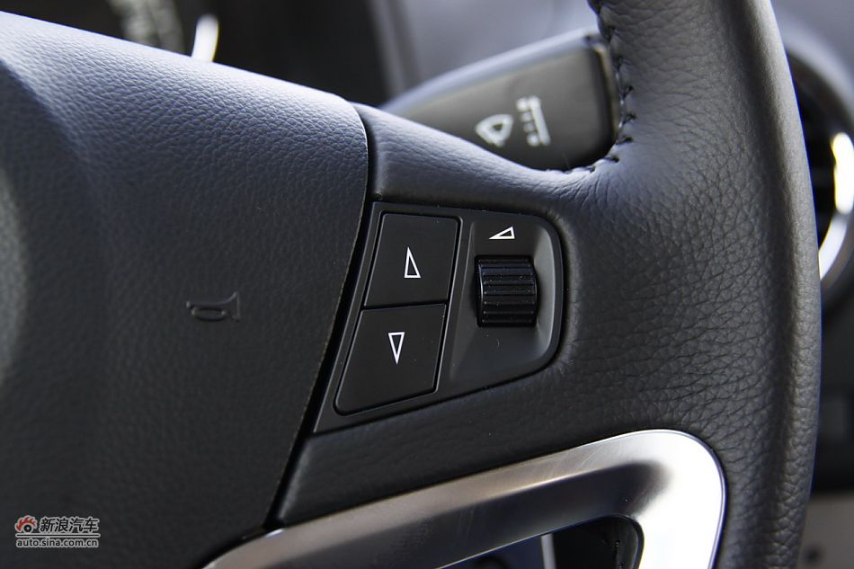 2011款欧宝安德拉内饰功能