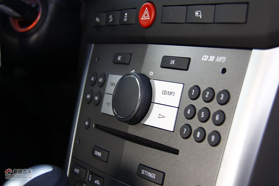 2011款欧宝安德拉内饰功能
