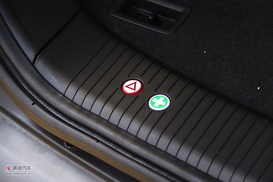 2011款欧宝安德拉内饰功能