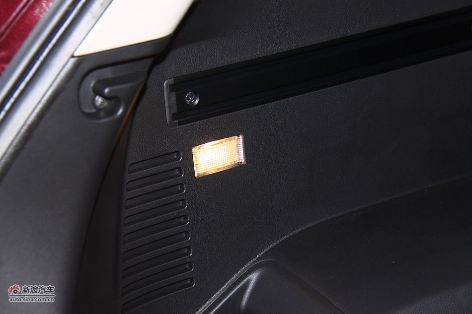 2011款欧宝安德拉内饰功能