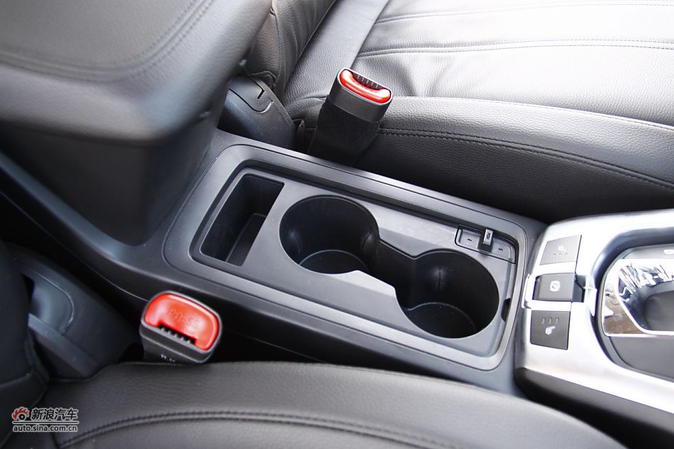 2011款欧宝安德拉座椅空间