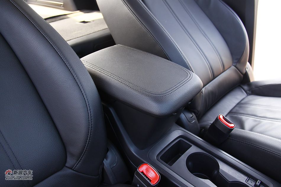 2011款欧宝安德拉座椅空间