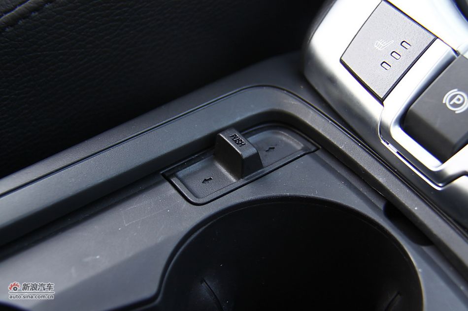 2011款欧宝安德拉座椅空间